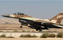 İsrail, Şam'da Suriye ordusuna ait hedeflere saldırı düzenledi