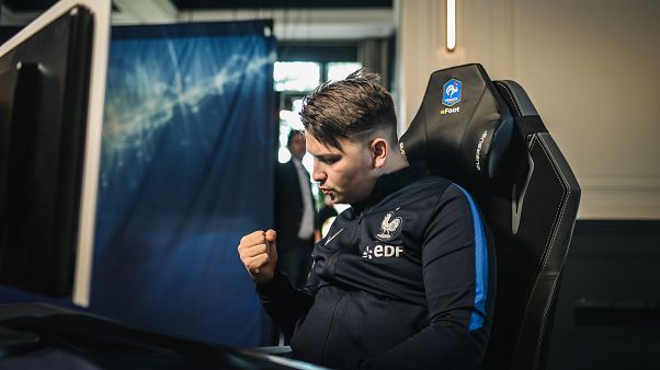 Profesyonel eSporcuların sağlık koşulları tartışılıyor Profesyonel eSporcuların sağlık koşulları tartışılıyor