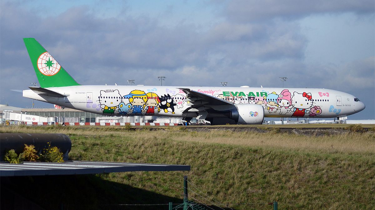  طائرة Hello Kitty لشركة إيفا للطيران
