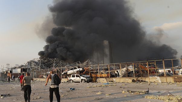 Lübnan'ın başkenti Beyrut'ta şiddetli patlama Lübnan'ın başkenti Beyrut'ta şiddetli patlama