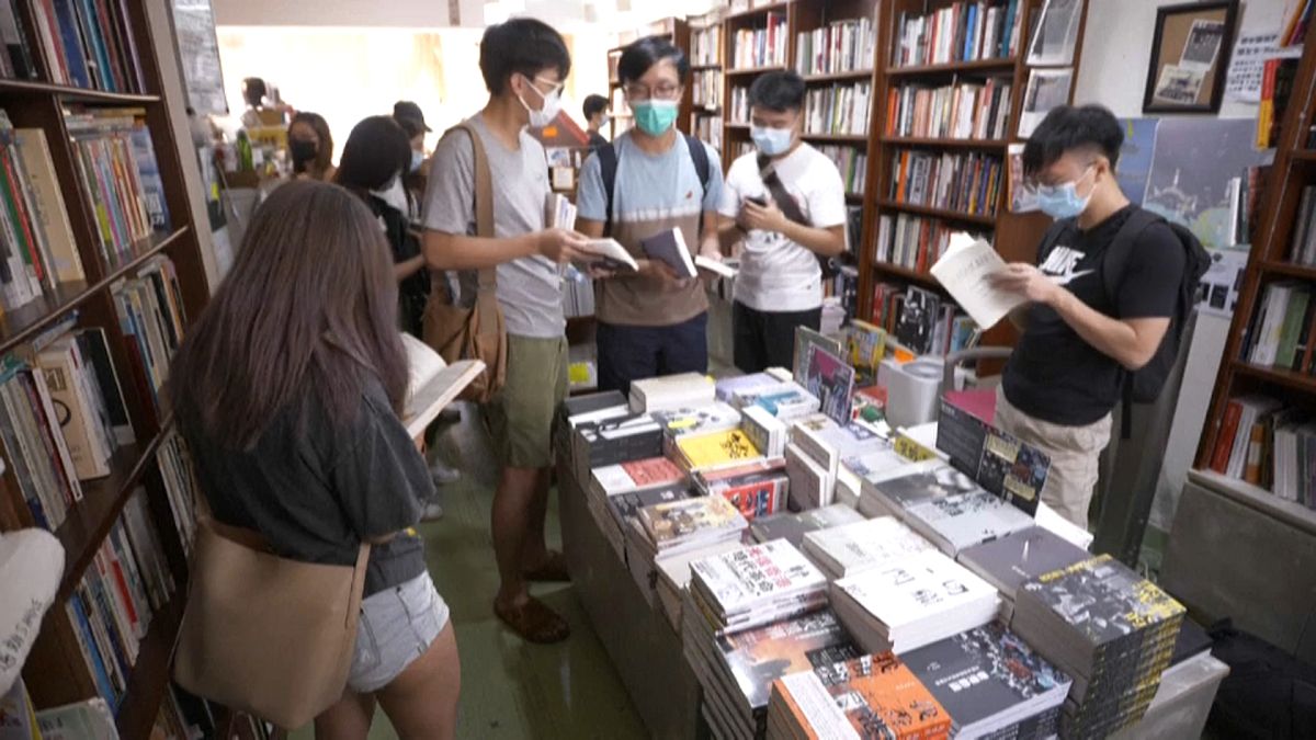 أمومر بسحب المنشورات من المكتبات والمدارس وفق قانون جديد في الصين
