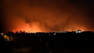 حرائق ضخمة بالقرب من مدينة مرسيليا في فرنسا