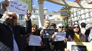  صحفيون جزائريون يتظاهرون في ساحة حرية الصحافة بالجزائر العاصمة