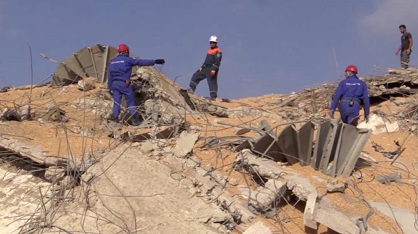 Des secouristes russes s'activent près du port de Beyrouth Des secouristes russes s'activent près du port de Beyrouth
