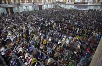اجتماع للجمعية الكبرى الذي يتألف من آلاف الأعضاء في أفغانستان