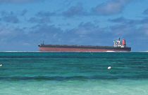 Разлив нефти у берегов Маврикия