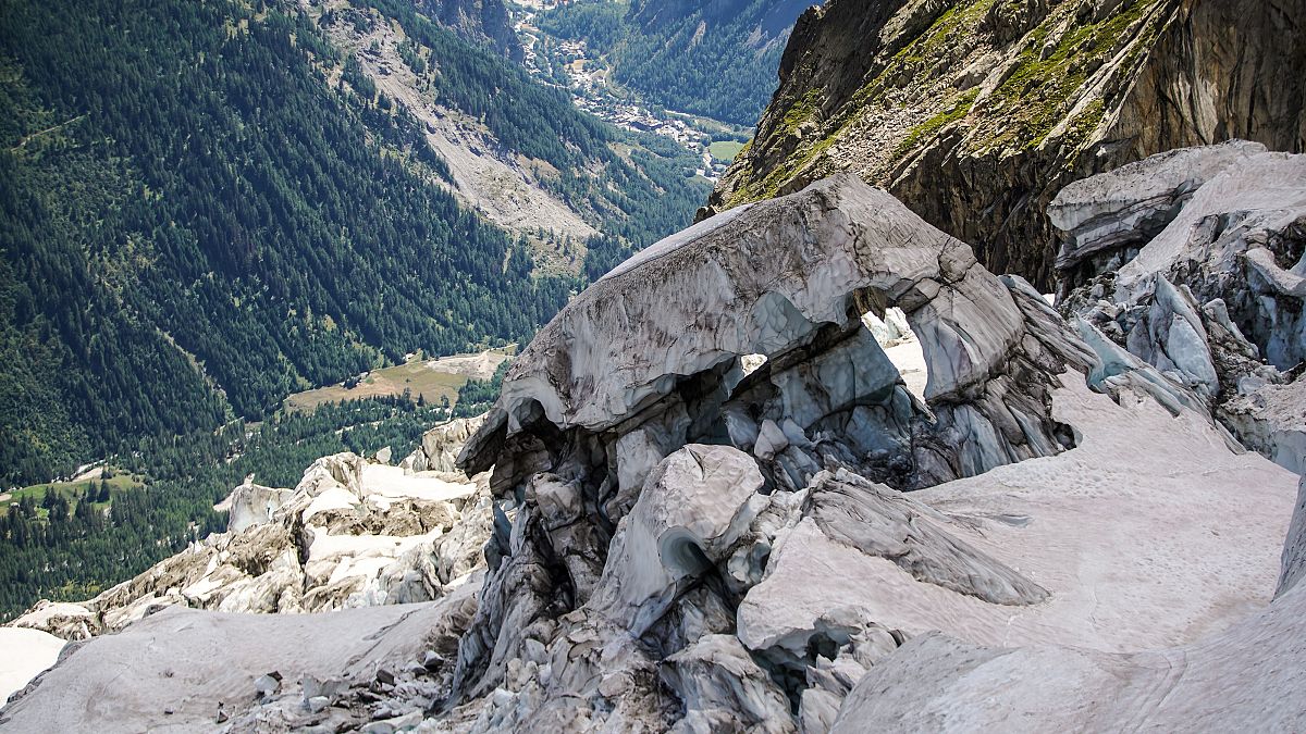 Mont Blanc: Gletschereis droht herunterzubrechen
