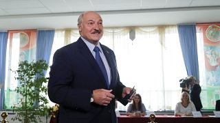 Az állami exit poll szerint Lukasenka elsöprő győzelmet arat az elnökválasztáson