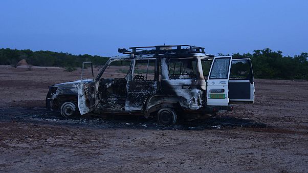 Le 4x4 de l'ONG humanitaire Acted sur les lieux du drame au Niger, le 9 août 2020 Le 4x4 de l'ONG humanitaire Acted sur les lieux du drame au Niger, le 9 août 2020