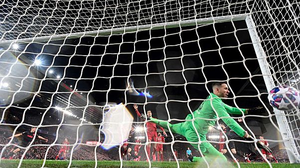 مباراة إياب دور الـ16 لدوري أبطال أوروبا لكرة القدم بين ليفربول وأتلتيكو مدريد على ملعب أنفيلد في ليفربول، شمال غرب إنجلترا، 11 مارس 2020 مباراة إياب دور الـ16 لدوري أبطال أوروبا لكرة القدم بين ليفربول وأتلتيكو مدريد على ملعب أنفيلد في ليفربول، شمال غرب إنجلترا، 11 مارس 2020