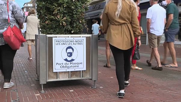 Prévention grâce au port du masque dans les rues du Touquet. Prévention grâce au port du masque dans les rues du Touquet.