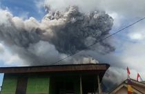 Εξερράγη το ηφαίστειο Σιναμπούνγκ στην Ινδονησία