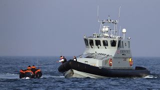 Лодка с мигрантами перехвачена пограничной службой Великобритании