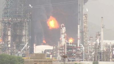 Пожар на нефтехимическом заводе в Испании