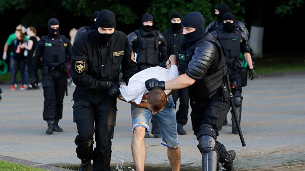 Belarus sokaklarında seçim sonuçlarına karşı şiddetli eylemler Belarus sokaklarında seçim sonuçlarına karşı şiddetli eylemler