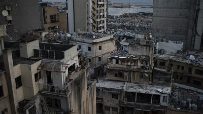 شاهد: طائرة مسيرة ترصد الدمار الواسع في بيروت بعد انفجار المرفأ