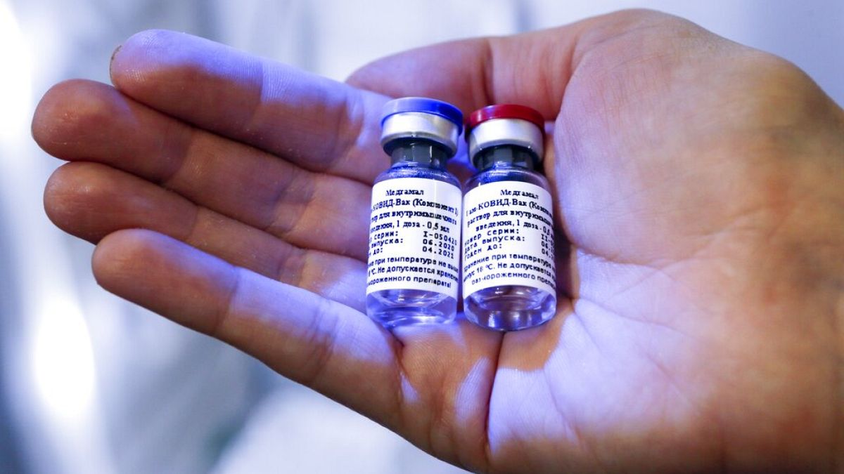 Fotografia de doses de vacina divulgada pelo Russian Direct Investment Fund