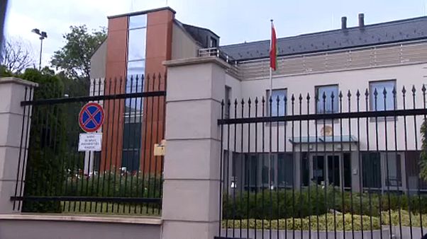 A budapesti belarusz nagykövetség 2020. augusztus 11-én A budapesti belarusz nagykövetség 2020. augusztus 11-én
