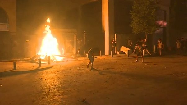 Feuer vor Parlament Feuer vor Parlament