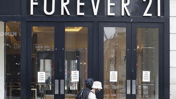 Passanten vor einer Filiale von Forever 21 in London (16.07.2020) Passanten vor einer Filiale von Forever 21 in London (16.07.2020)
