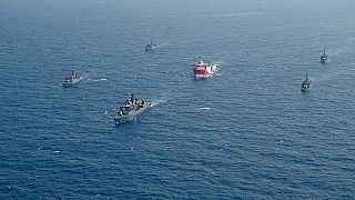  سفينة "عروج ريس" للمسح الزلزالي ترافقها سفن حربية  إلى متوجهة قبالة شواطئ جزيرة كاستيلوريزو اليونانية