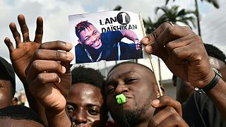 Des milliers d'Ivoiriens célèbrent DJ Arafat, tragiquement disparu il y a un an