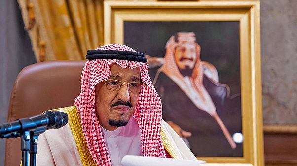 السعودية نيوز | 
    الملك سلمان يصل إلى "نيوم" في رحلة للتعافي
