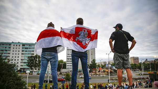 Manifestanti protestano contro il risultato delle elezioni a Minsk, 12 agosto Manifestanti protestano contro il risultato delle elezioni a Minsk, 12 agosto