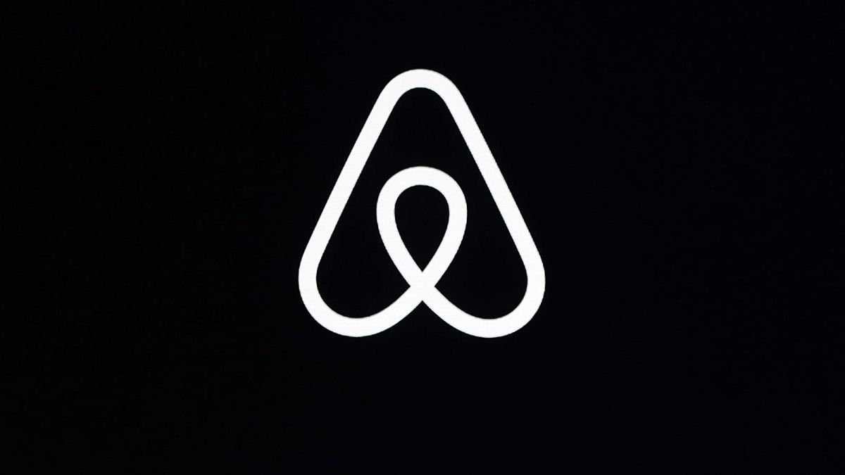 Archives : le logo d'Airbnb à San Francisco le 22 février 2020
