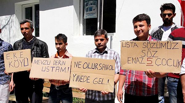 Mersin'de evlenemeyen erkeklerin eylemi - 2016 Mersin'de evlenemeyen erkeklerin eylemi - 2016