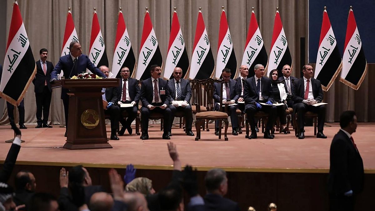 مصطفى الكاظمي رئيس الوزراء العراقي في البرلمان العراقي في بغداد