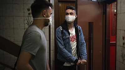 COVID-19 - Ισπανία: Αυξάνονται τα κρούσματα στους νέους - Μαρτυρία 28χρονου που πάλεψε με τον ιό