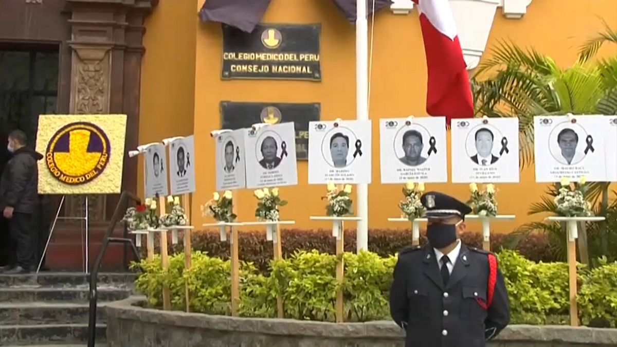 Homenaje al personal médico fallecido por el Covid-19 en Perú