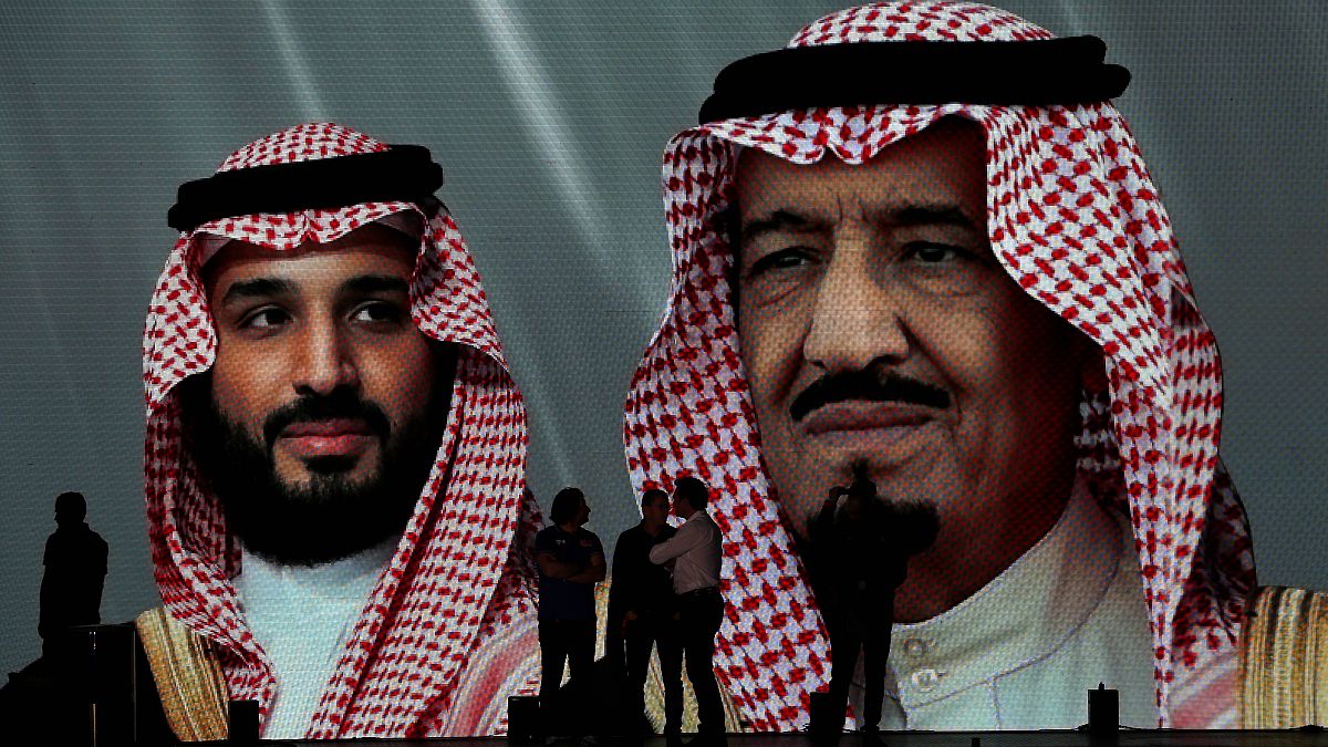 صورة لولي العهد السعودي محمد بن سلمان والملك سلمان