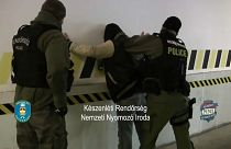 Арест перевозчиков нелегальных мигрантов на венгерской границе