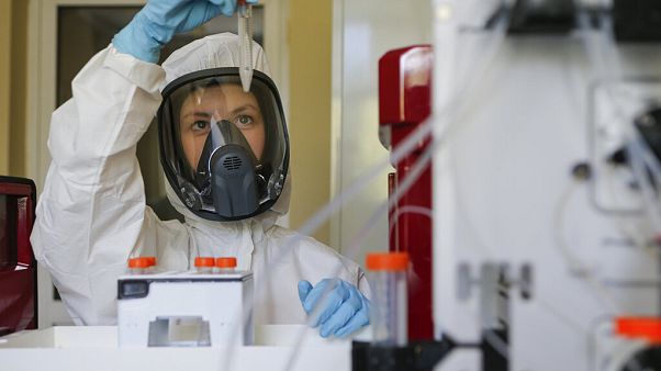 Rus doktorların çoğu, ülkelerinin geliştirdiği aşının güvenli olmadığını düşünüyor. Rus doktorların çoğu, ülkelerinin geliştirdiği aşının güvenli olmadığını düşünüyor.