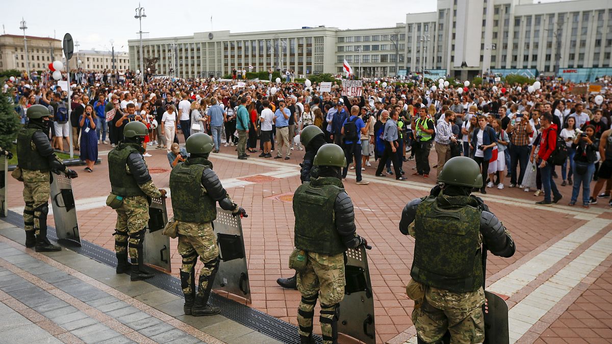 تشهد بيلاروس منذ 5 أيام احتجاجات مناوئة للوكاشنكو المقرب من الكرملين 