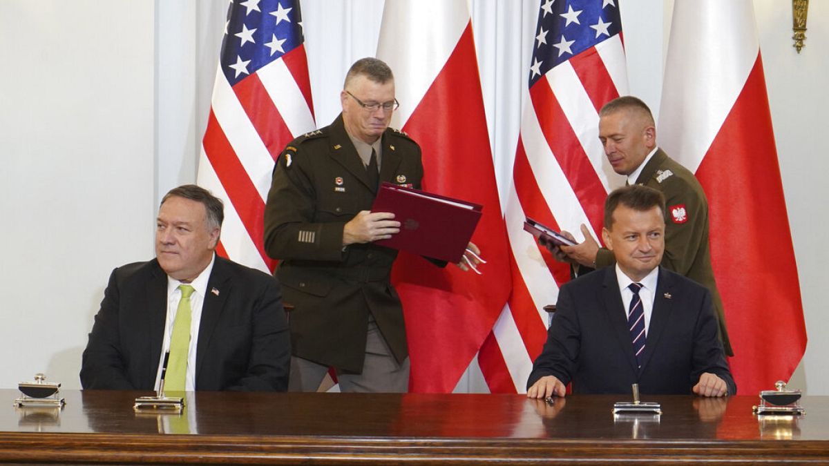 Mike Pompeo és Mariusz Blaszczak védelmi miniszter Varsóban 2020. augusztus 15-én