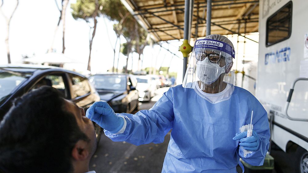 Coronavirus: Italy closes nightclubs, makes masks mandatory at night