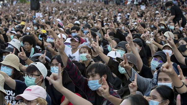 Demonstrationen in Thailand - Zehntausende fordern Neuwahlen Demonstrationen in Thailand - Zehntausende fordern Neuwahlen