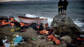 Türkiye'den Yunanistan'a geçen sığınmacı botları geri itiliyor