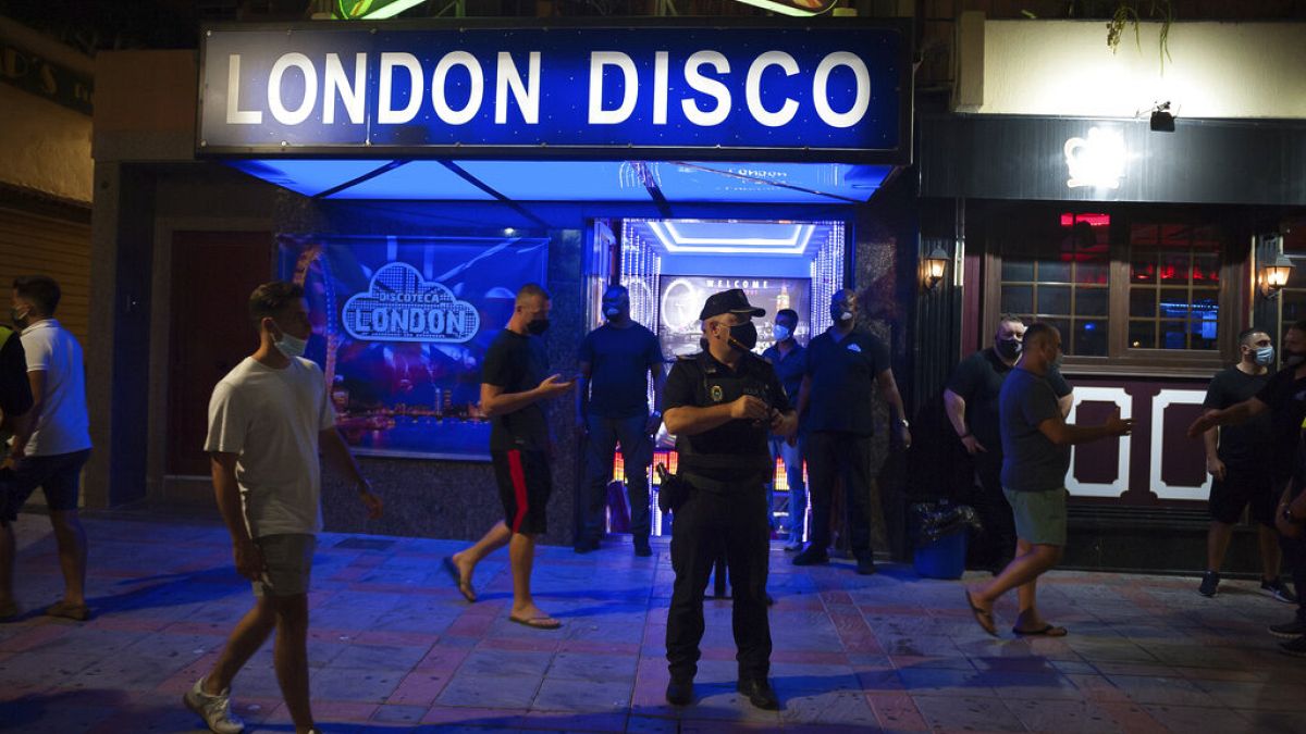 В Европе закрывают ночные клубы и дискотеки