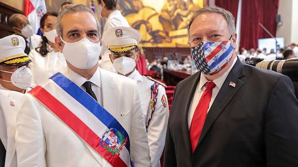 Luis Abinader junto al jefe de la diplomacia estadounidense, Mike Pompeo, tras la toma de posesión Luis Abinader junto al jefe de la diplomacia estadounidense, Mike Pompeo, tras la toma de posesión