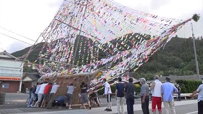 Az ősök „szellemhajós” búcsúztatása Japánban