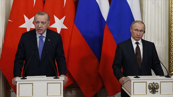 Türkiye Cumhurbaşkanı Recep Tayyip Erdoğan, Rusya Devlet Başkanı Vladimir Putin ile telefonda görüştü. Türkiye Cumhurbaşkanı Recep Tayyip Erdoğan, Rusya Devlet Başkanı Vladimir Putin ile telefonda görüştü.