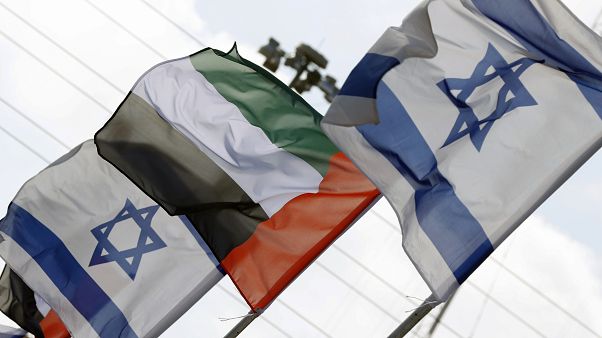 السعودية نيوز | 
    بعد الإمارات.. 5 دول عربية قد توقع اتفاقات سلام مع إسرائيل فهل تصدق التكهنات؟
