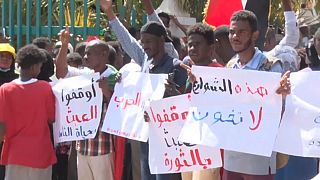 Soudan: des milliers de manifestants réclament une accélération de la transition