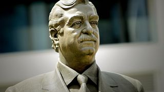 تمثال لرئيس الوزراء اللبناني الراحل رفيق الحريري