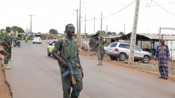 Mali'de askeri hareketlilik yaşanıyor Mali'de askeri hareketlilik yaşanıyor