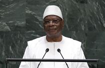 Militares dan un golpe de Estado en Mali y retienen al presidente del país